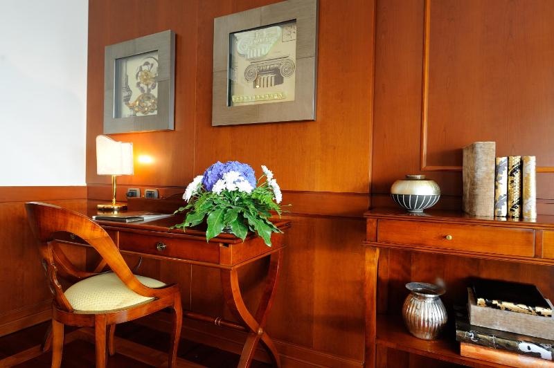 Junior Suite image 2