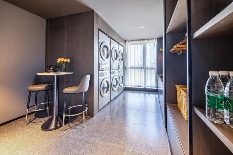 Atour Hotel Wuhan Chuhe Han Street Hongshan Plaza - image 8