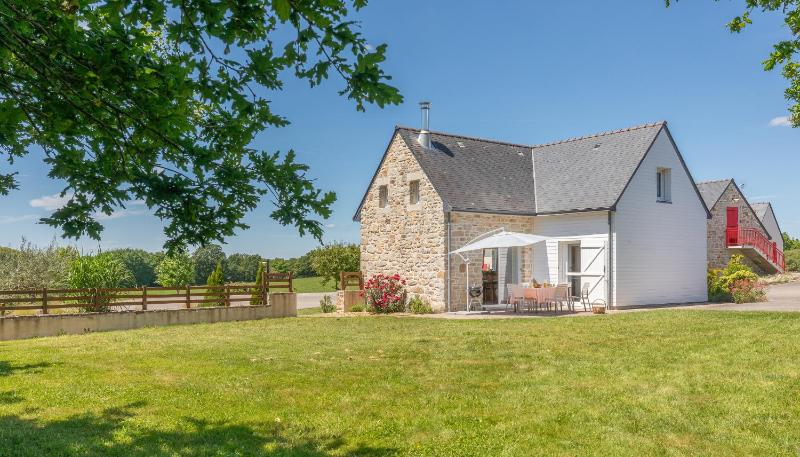 Three-Bedroom Cottage image 1