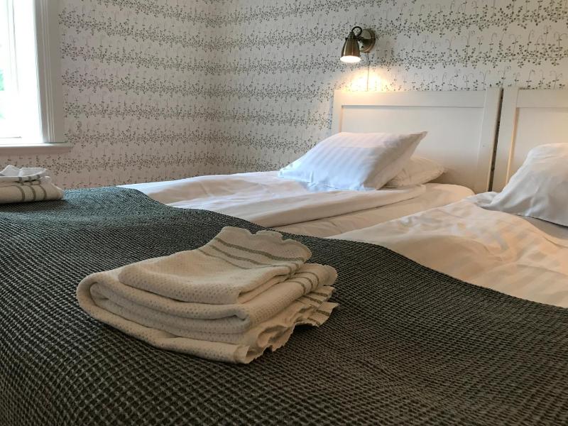 Double or Twin Room image 4