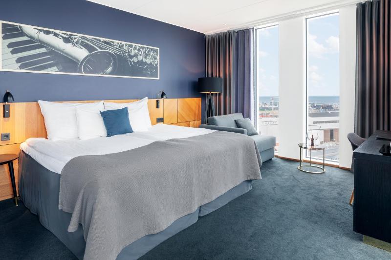 Superior Room with Sofa Bed image 1