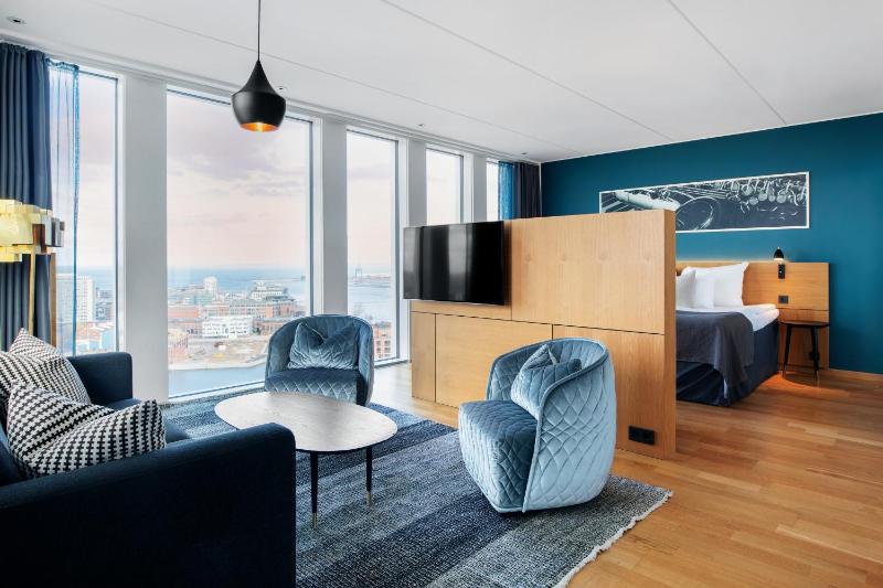 Deluxe Suite image 1
