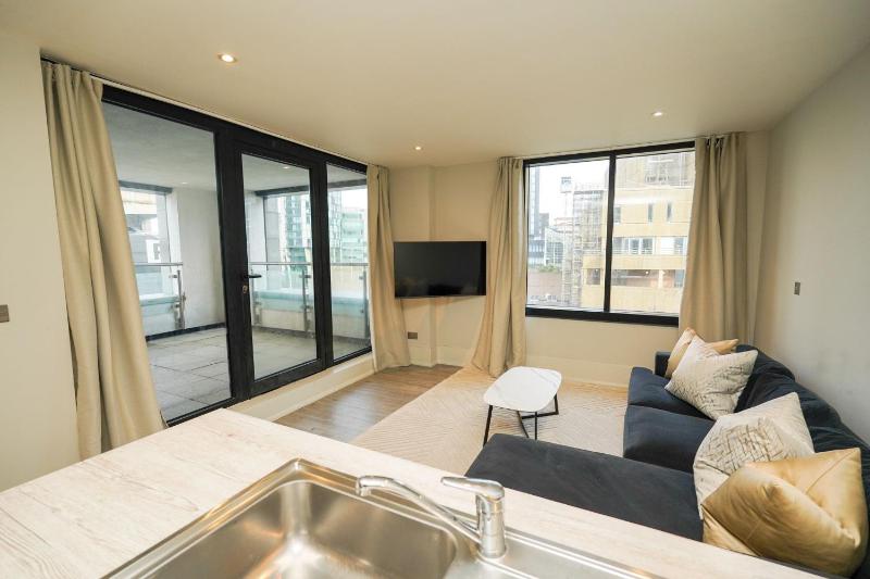 Two Bedroom Apartment with Balcony image 1