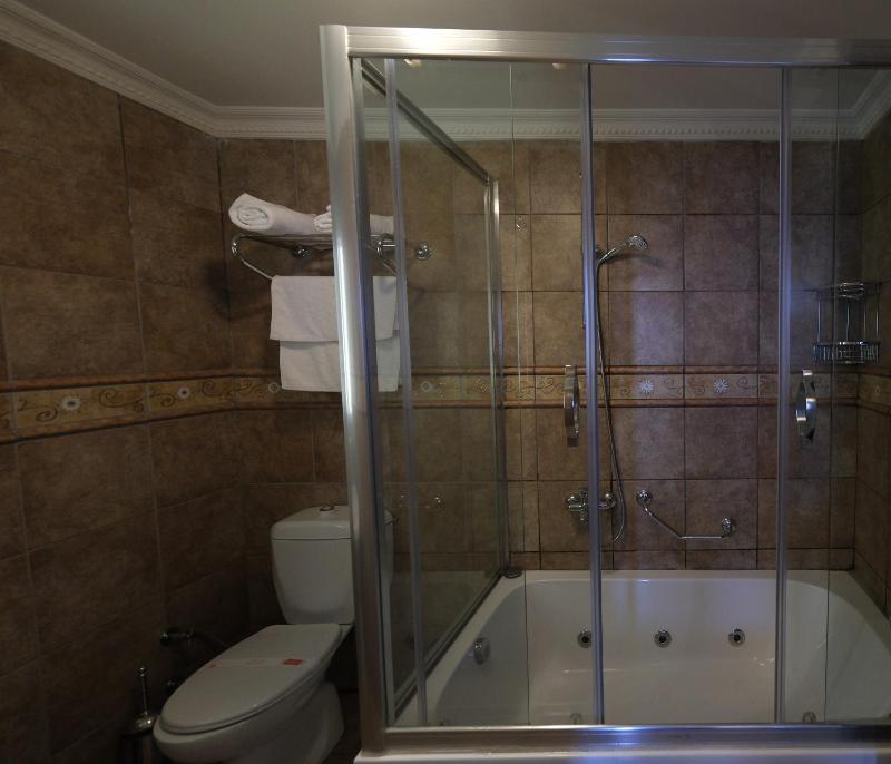 Deluxe Double Room image 1