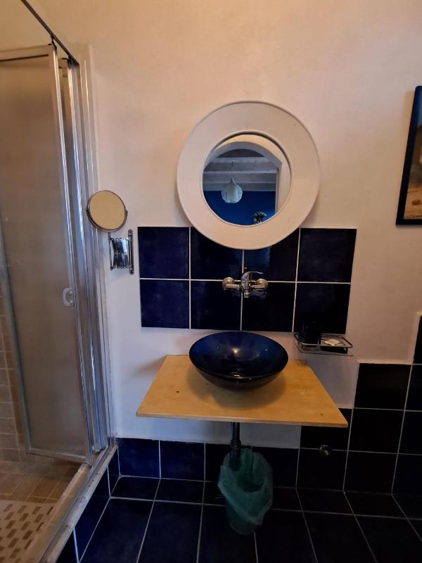 Double or Twin Room image 3
