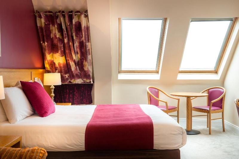 Deluxe Double Room with Sea View image 3
