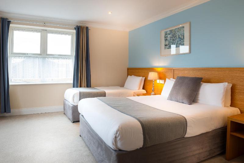 Twin Room image 1