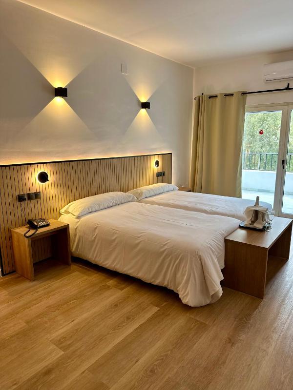 Premium Studio with Side Sea View image 1