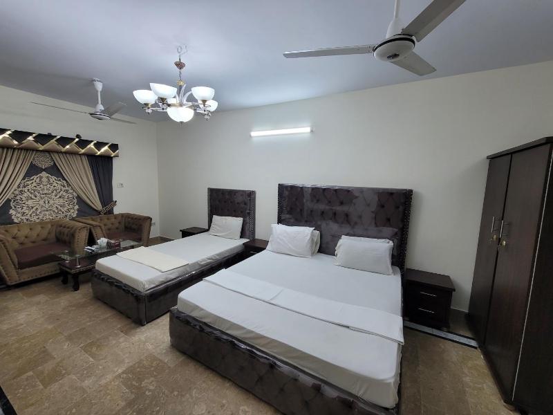 Karachi Family Guest House - image 3