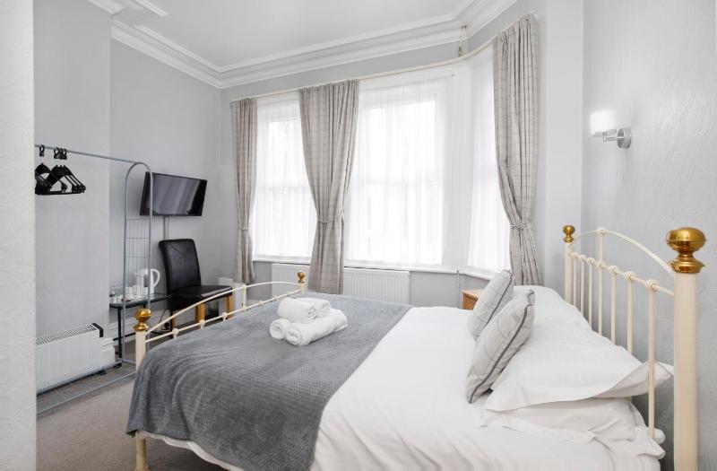 Standard Double – Ground floor (2) image 1