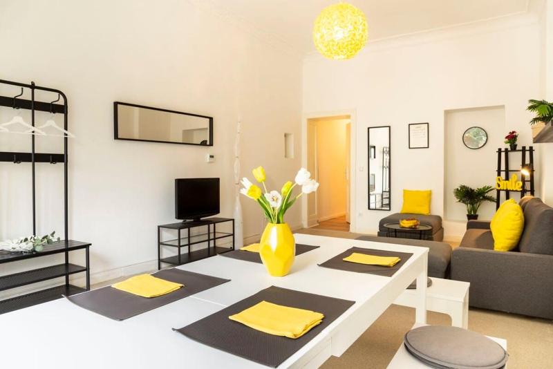 Modern 2 Bedroom Apartment in Berlin Schöneberg - image 5