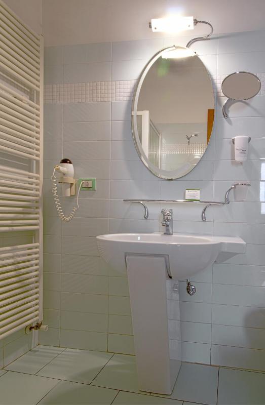 Double or Twin Room - Annex image 3