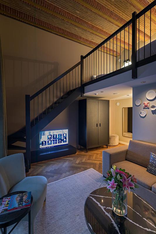 Suite Mezzanine (2 Adults + 2 Children) image 3