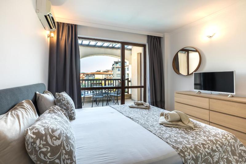 Two-Bedroom Apartment with Sea View image 4