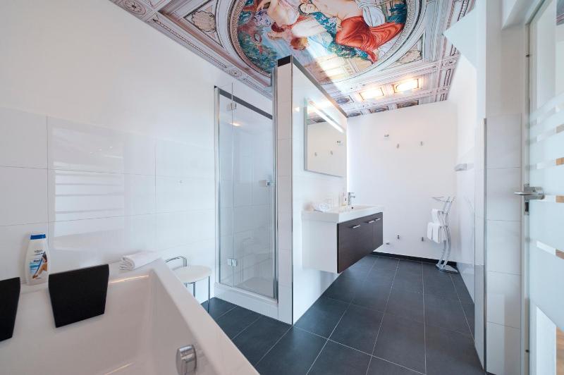 Suite image 2