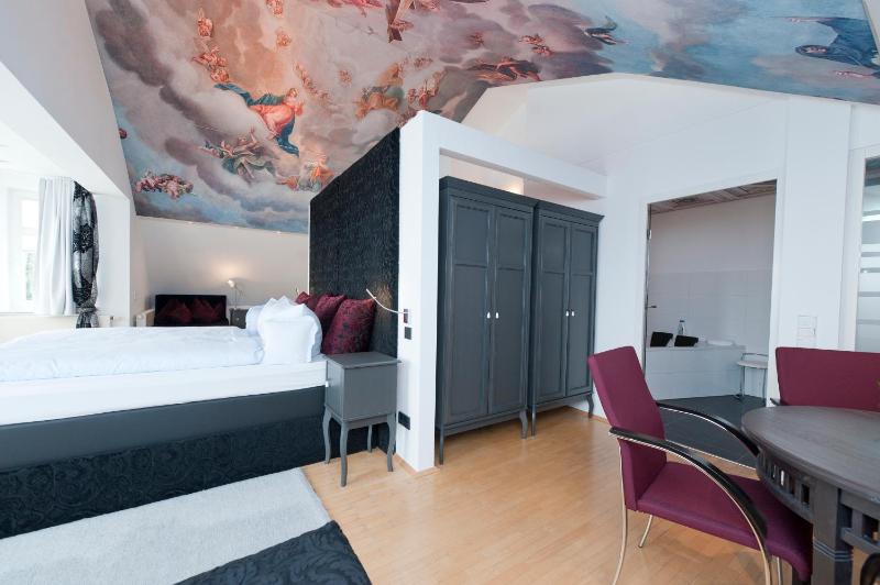Suite image 3