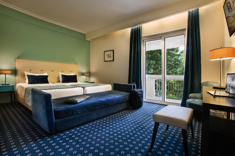 Triple Room image 1