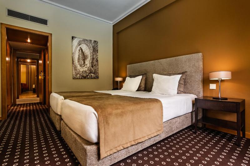 Twin Room image 1