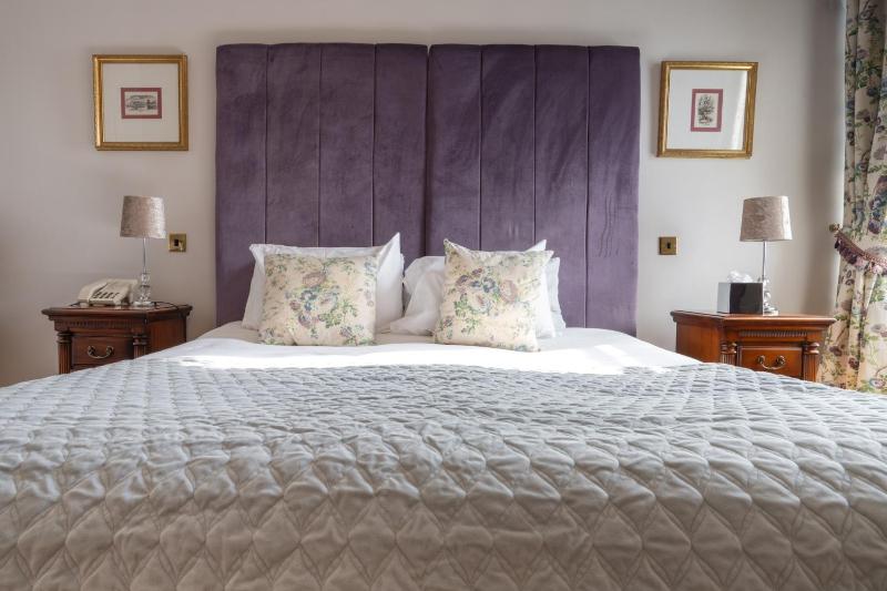 Deluxe Double Room image 4
