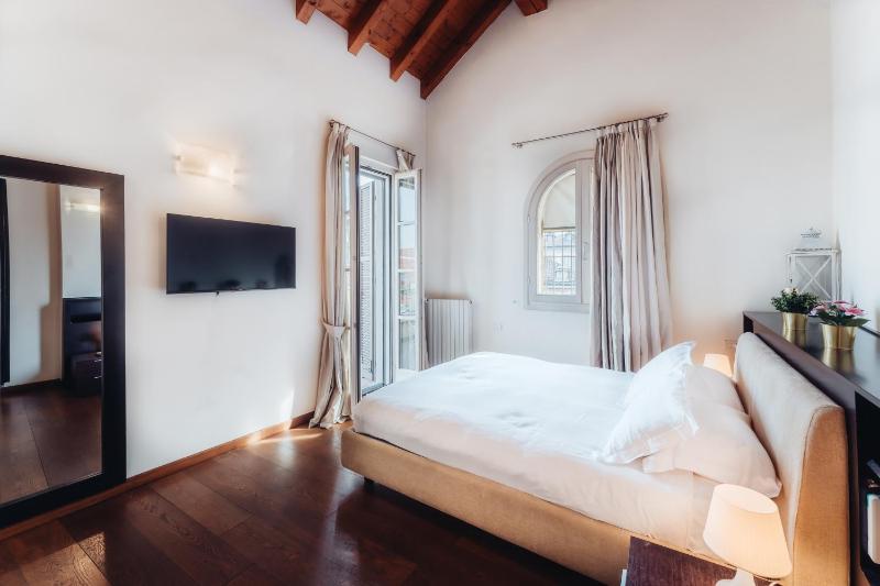 One-Bedroom Apartment with Terrace image 4