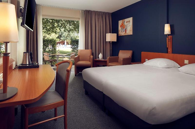 Double Room with Terrace image 4