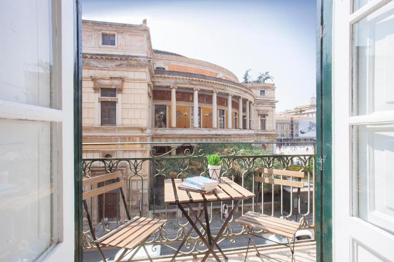 The house Politeama Palermo Historic center - image 6