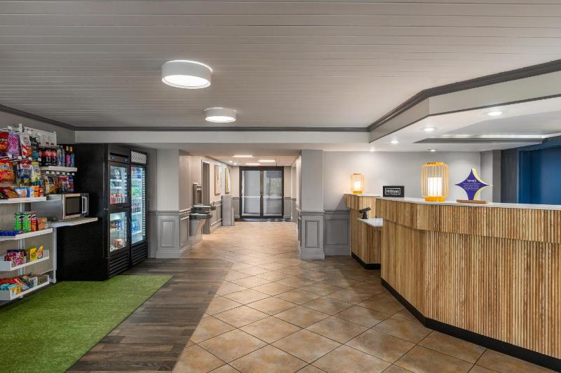 Spark by Hilton Sarasota Siesta Key Gateway - image 16