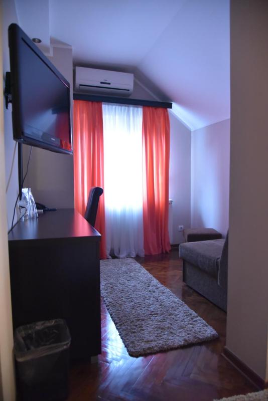 Deluxe Triple Room image 1