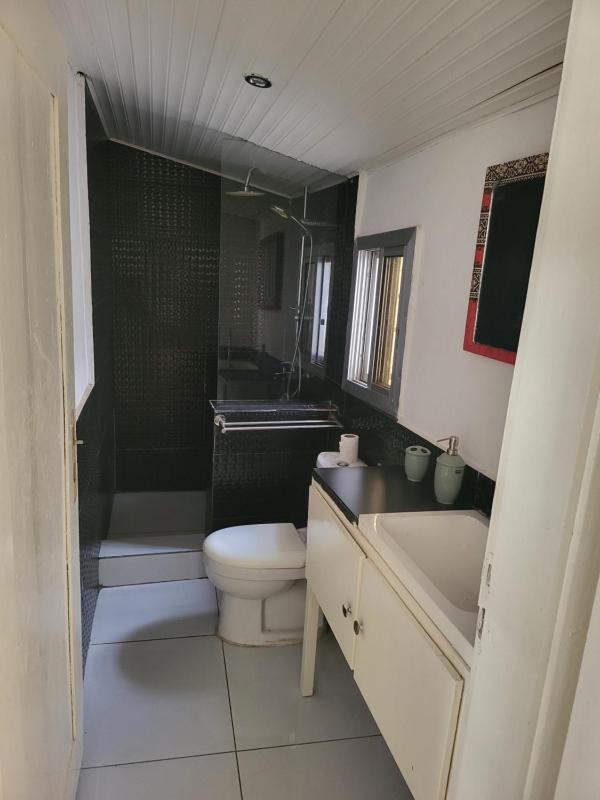 Cozy 2 Bedroom Bungalow. - image 3