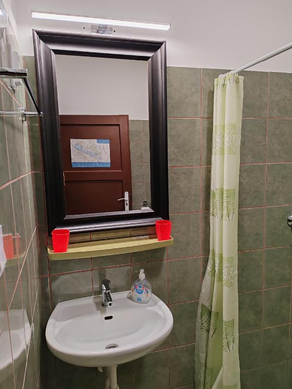 One-Bedroom Apartment image 2