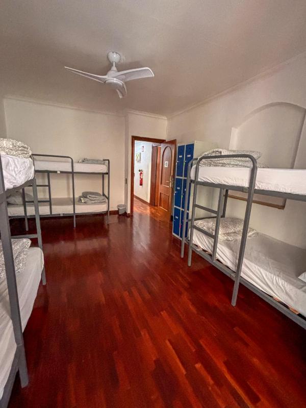 Tarragona Hostel - image 39