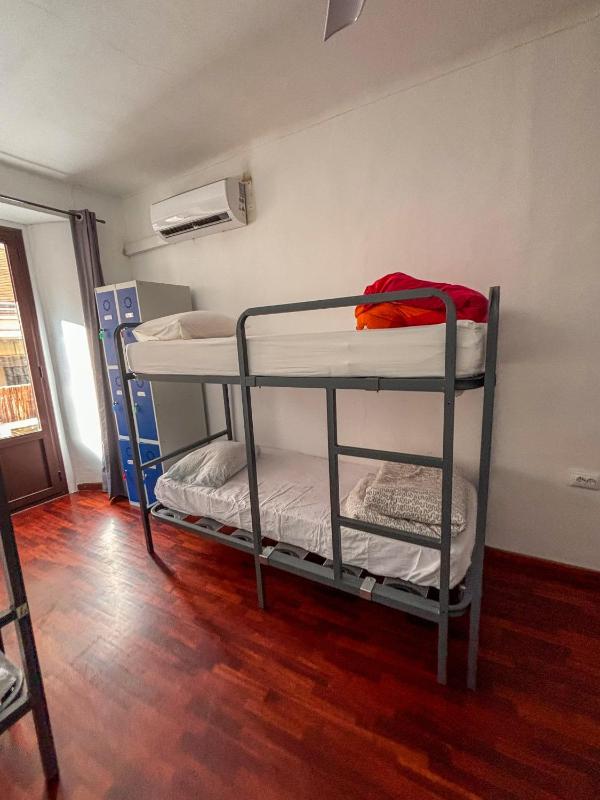 Tarragona Hostel - image 47
