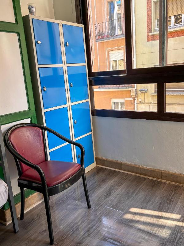 Tarragona Hostel - image 48