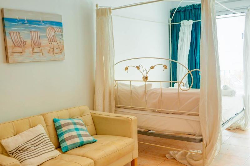 The Loft by Hello Homes Sitges - image 22