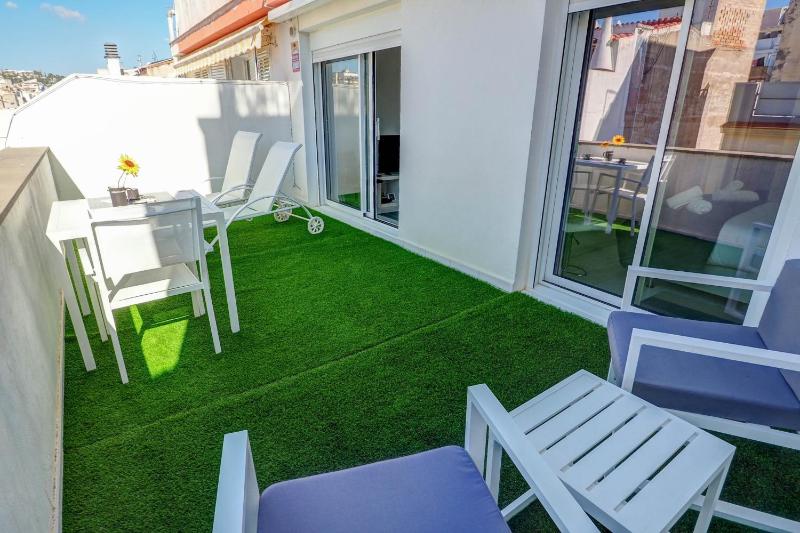 White Penthouse by Hello Homes Sitges - image 12