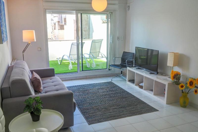White Penthouse by Hello Homes Sitges - image 3