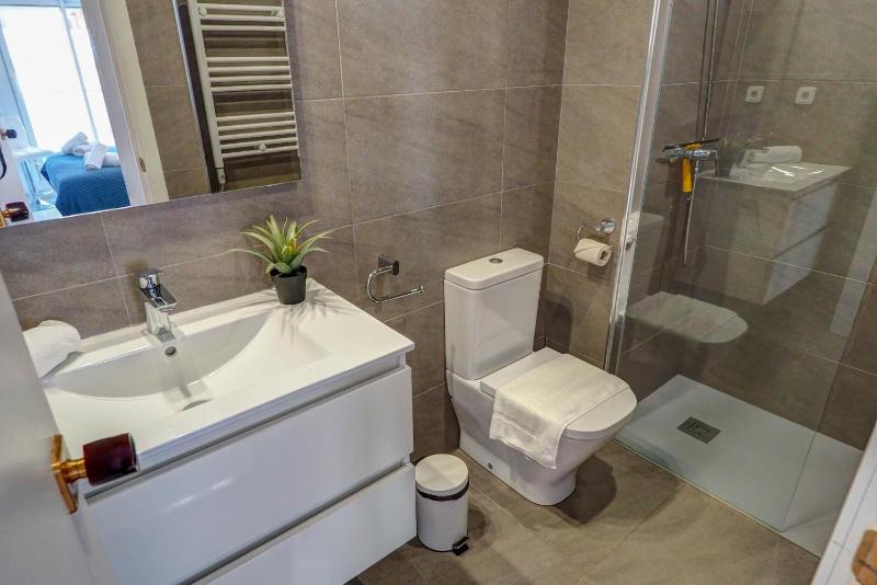 White Penthouse by Hello Homes Sitges - image 10
