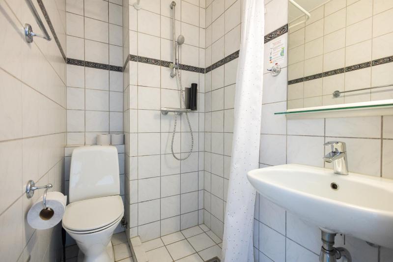 Budget Double Room image 4