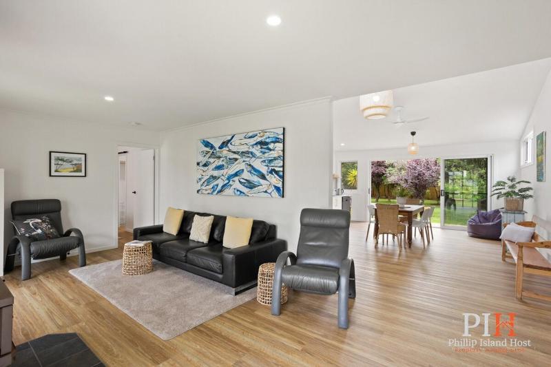 Couples Retreat in Cowes sleep 4 - image 19