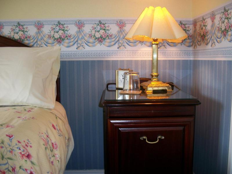 Triple Room with Private Bathroom image 2