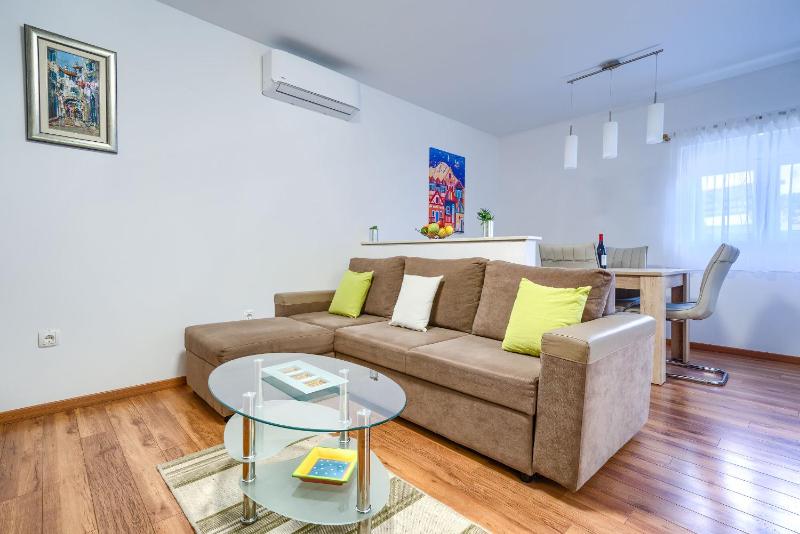 Three-Bedroom Holiday Home  image 4