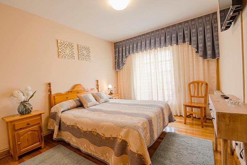 Double Room with Private Bathroom image 2