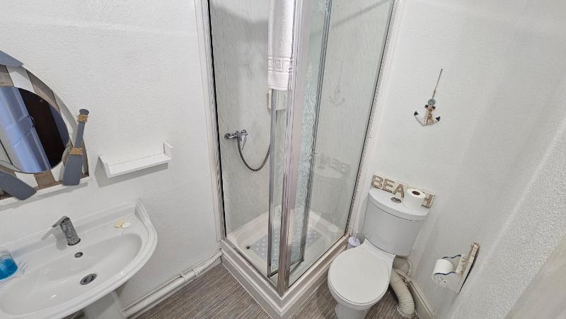 Deluxe Double Room with Sea View image 2