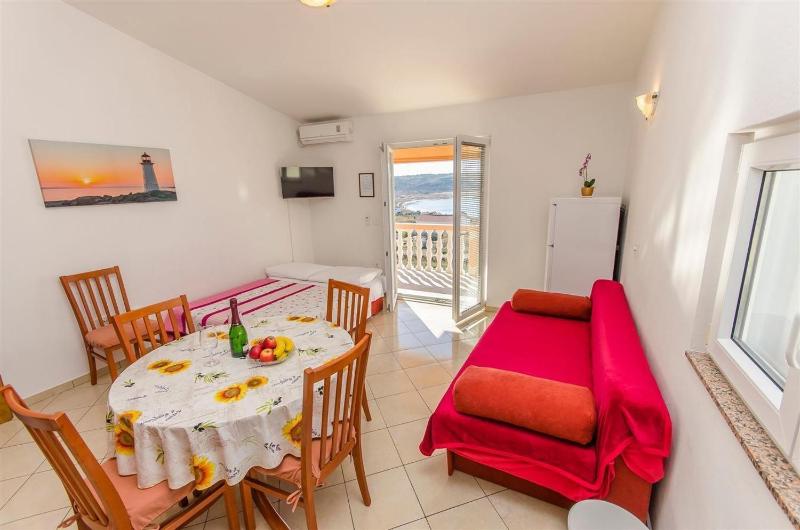 One-Bedroom Apartment with Terrace and Sea View image 1