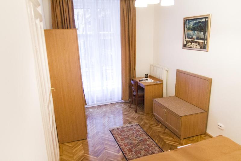 One-Bedroom Apartment image 3