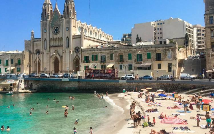St Julians Sliema Penthouse 3 minutes walk from seafront - image 8