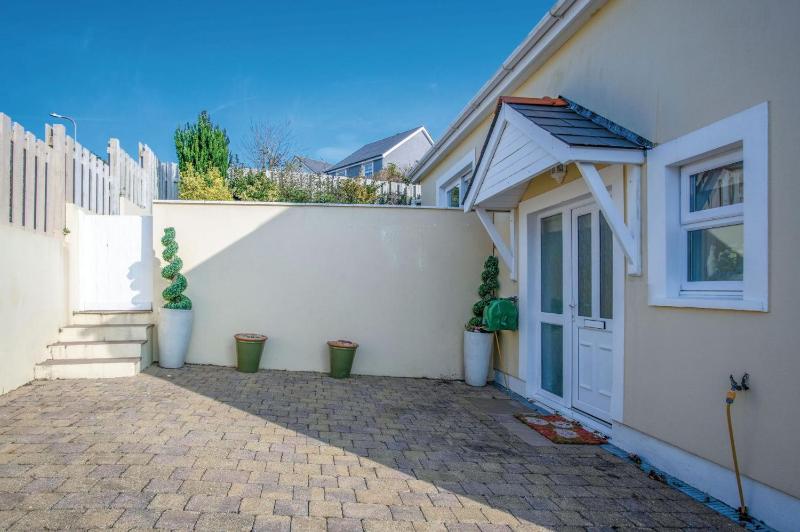 Bee Happy - 1 Bedroom Holiday Home - Saundersfoot Images