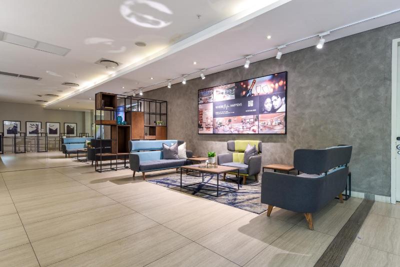 Sandton Skye Apartments - image 2