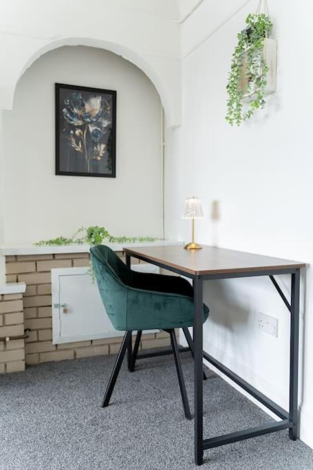 Open Mind Property - Southsea with Free Parking - image 18