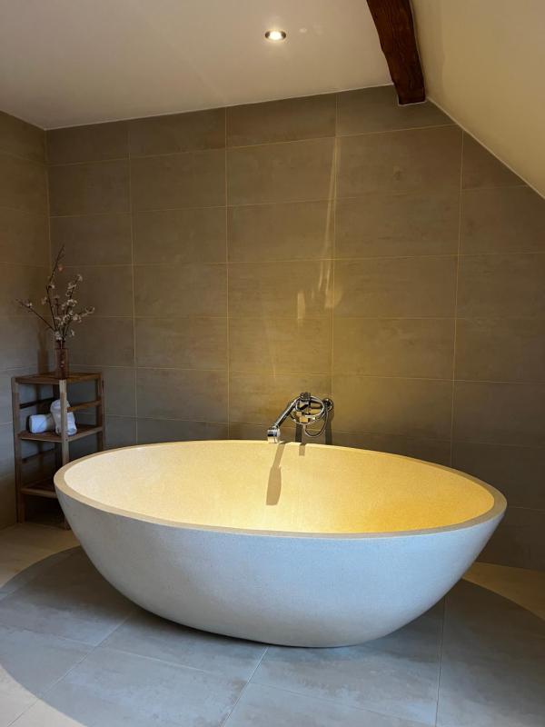 One-Bedroom Apartment image 3